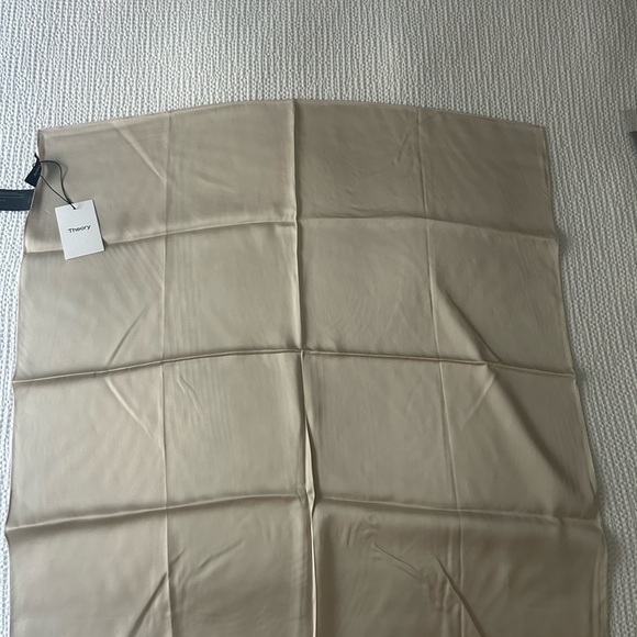 Theory scarves - NWT, set of two - Picture 2 of 6